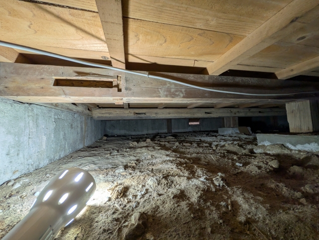 床下のカビを徹底対策！換気不足を解消する方法と予防策を解説