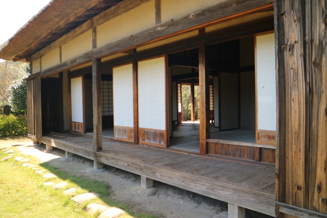 築年数が古い家はなぜカビだらけ？原因と対策を徹底解説！