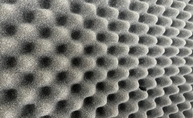 「防音材の裏で起きているカビ汚染とは？健康と性能を守る方法」